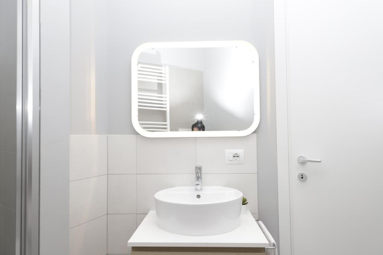 Hemeras Boutique Homes - 2 Luxury Apartments In The City Center Milan Exterior photo