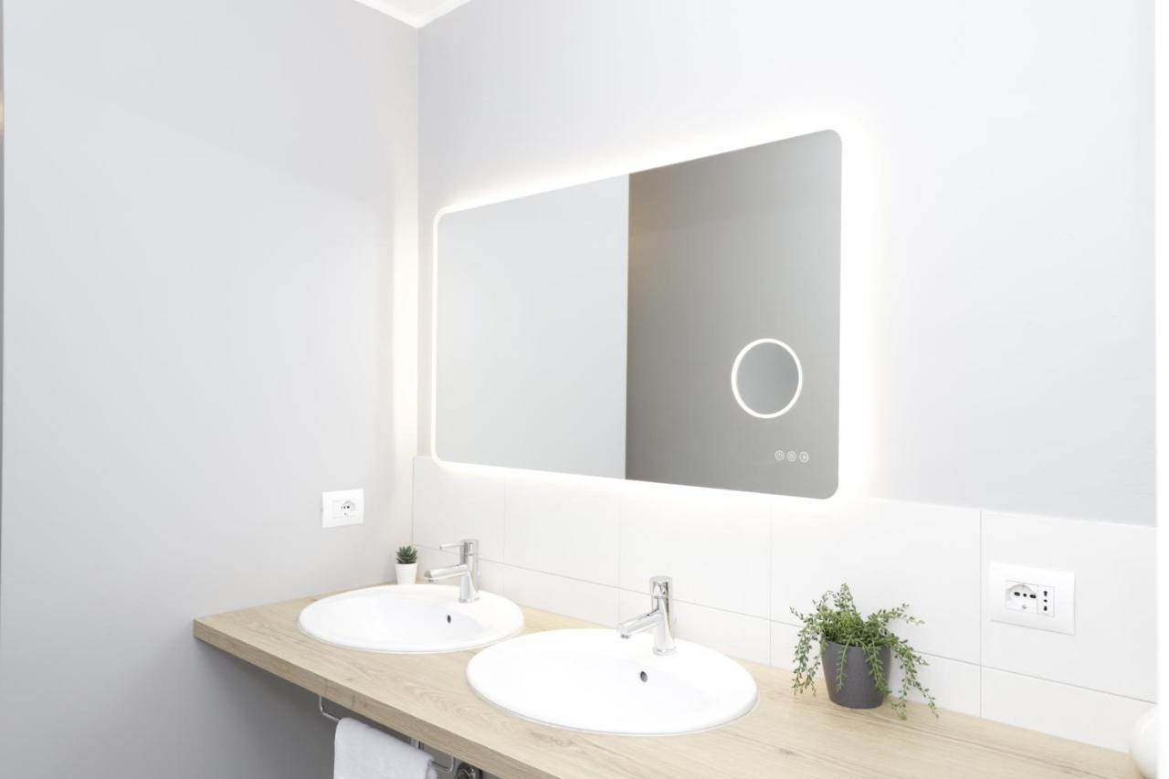 Hemeras Boutique Homes - 2 Luxury Apartments In The City Center Milan Exterior photo